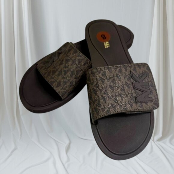NWT Brown Michael Kors Sandals With Logo Print Size: 8 - Picture 1 of 4